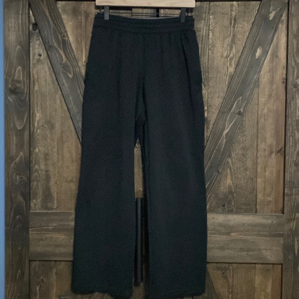 Mens Medium Under Armor Sweatpants.